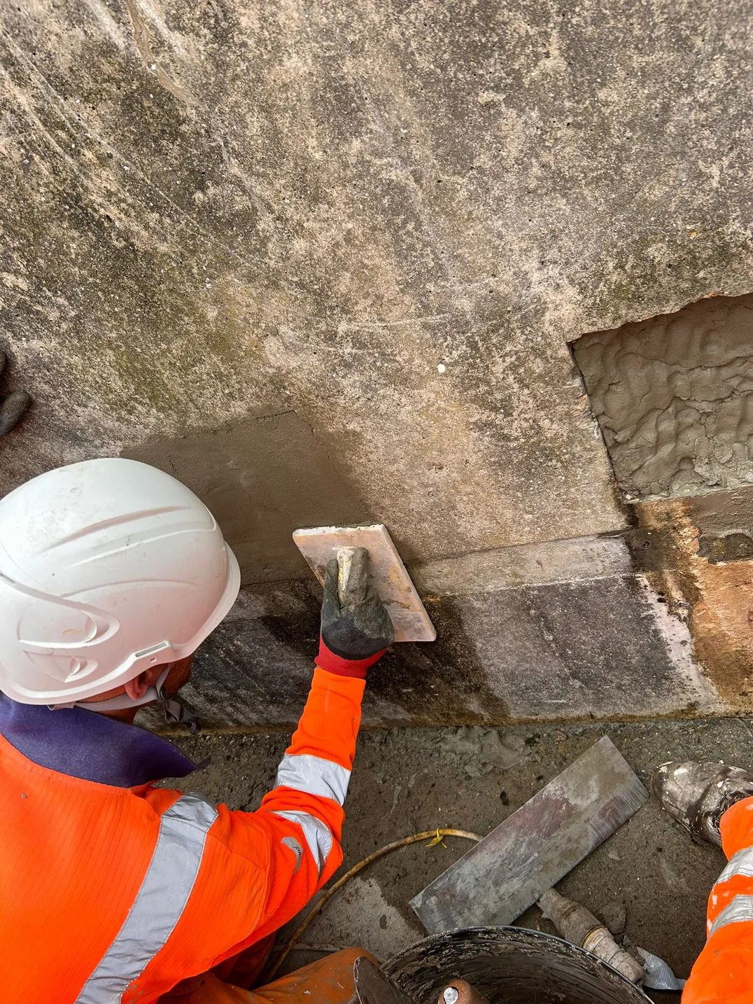 Concrete chamber repair and pipe inlet sealing at a Thames Water sewage treatment facility