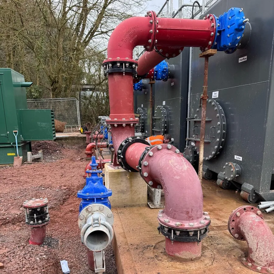 Civil and mechanical engineering works on an industrial site